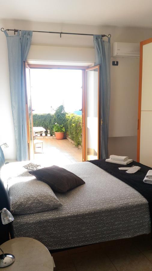 Le Porte Di Taormina Bed & Breakfast Oda fotoğraf